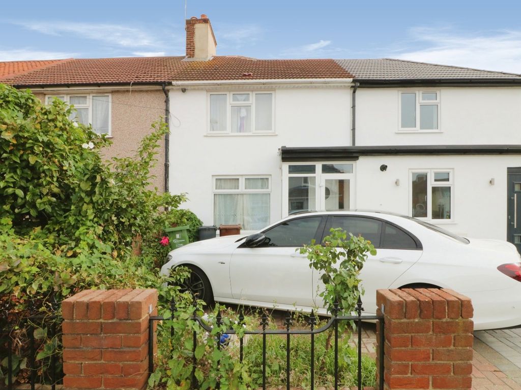 2 bed terraced house for sale in Stockdale Road, Dagenham RM8, £350,000
