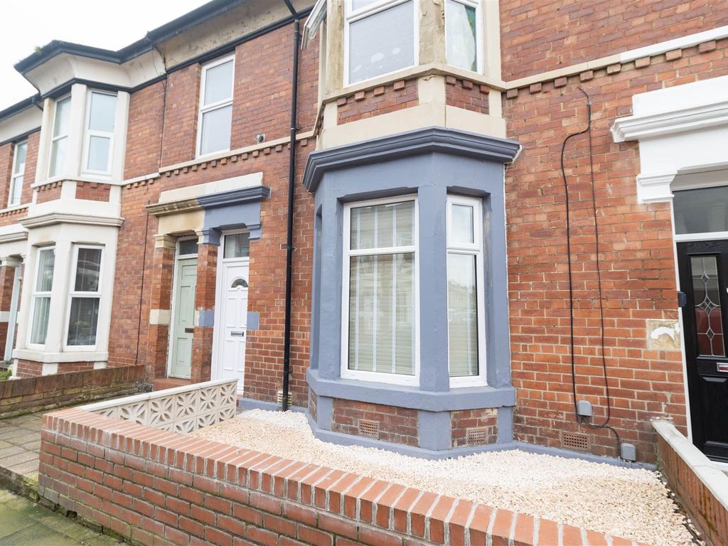 2 bed flat for sale in Trevor Terrace, North Shields NE30, £155,000