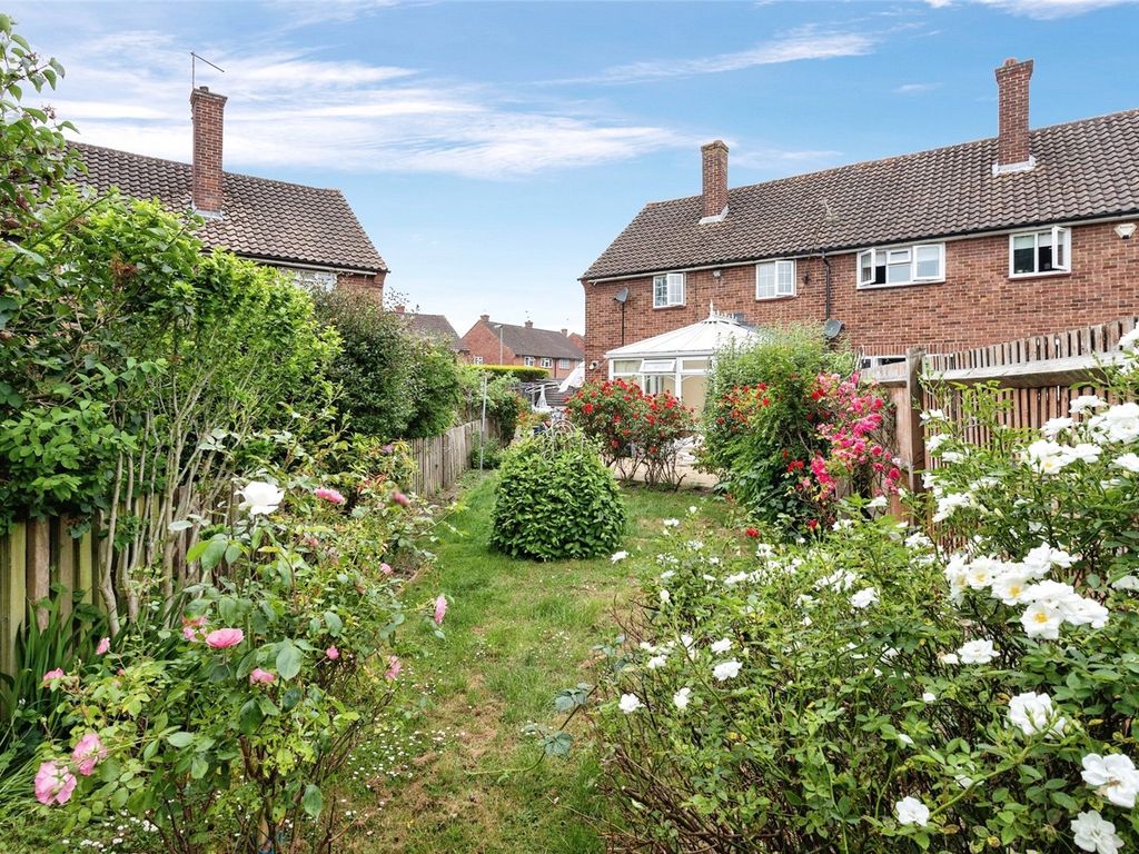 3 bed semidetached house for sale in Sutton Gardens, Merstham, Redhill