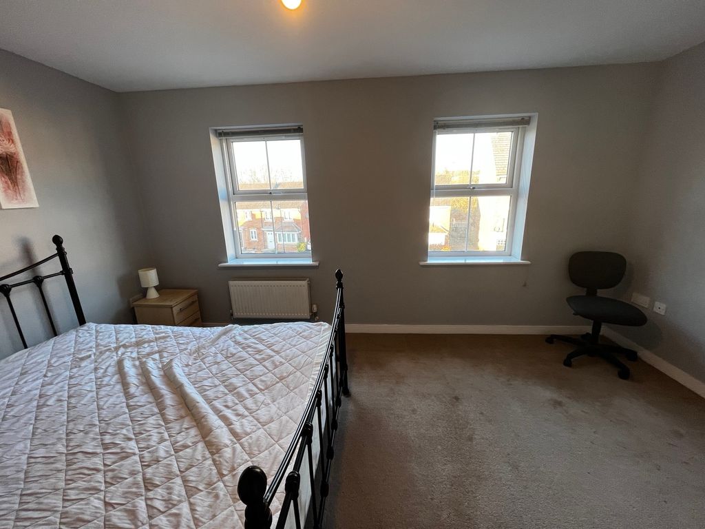 1 bed flat to rent in Vistula Crescent, Swindon SN25 Zoopla