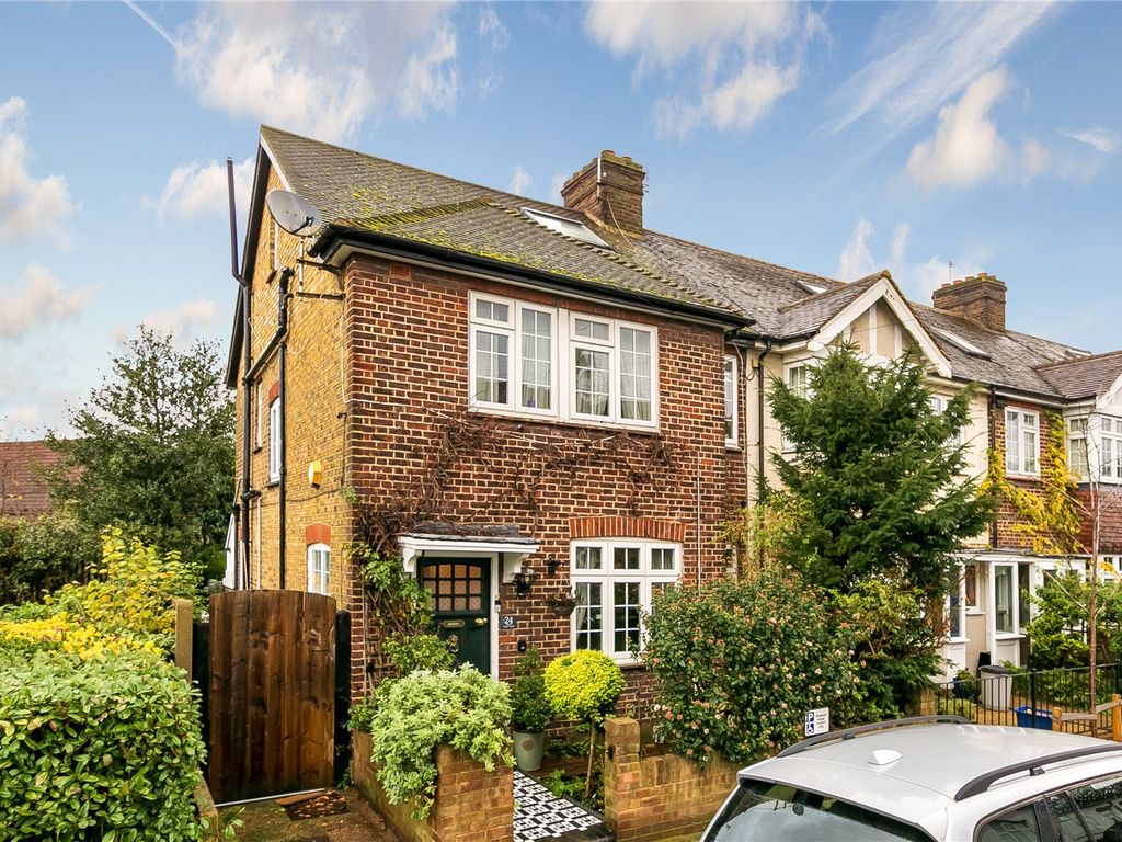 4 bed end terrace house for sale in Manor Park, Richmond, Surrey TW9, £