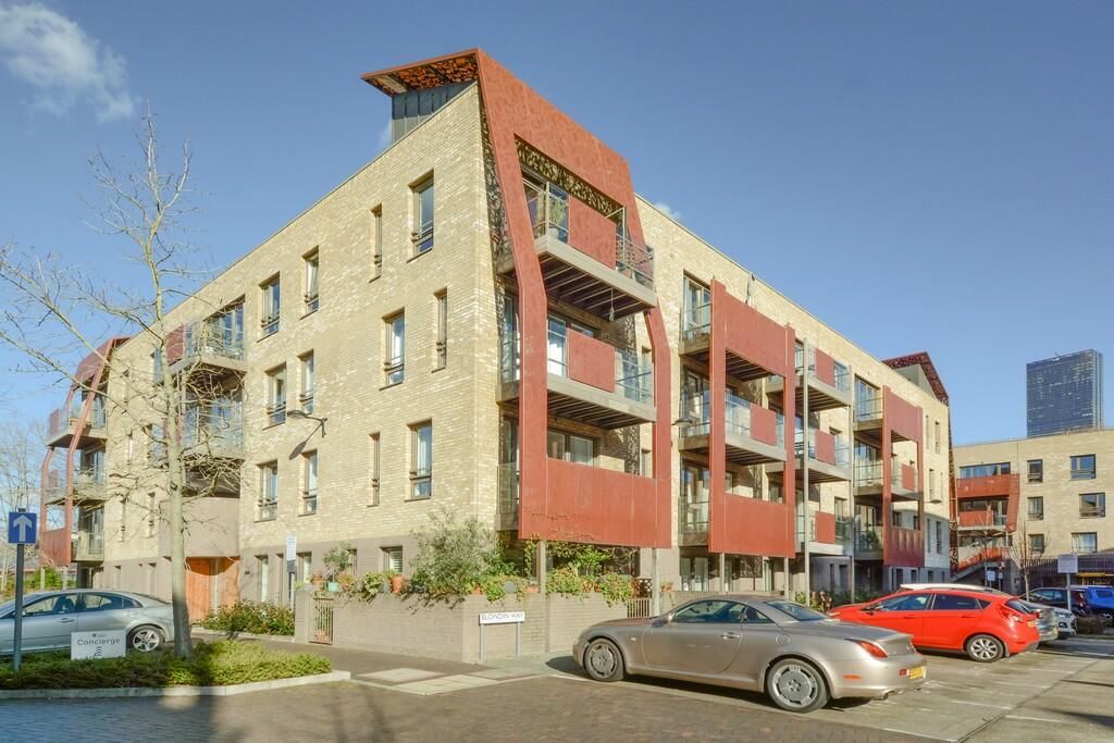 1 bed flat to rent in Bluebell House, Redwood Park, Surrey Quays SE16