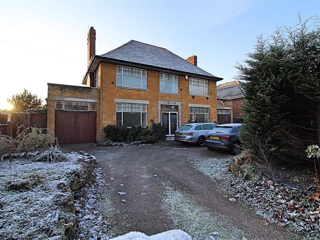 4 bed detached house for sale in Birmingham Road, Bacons End