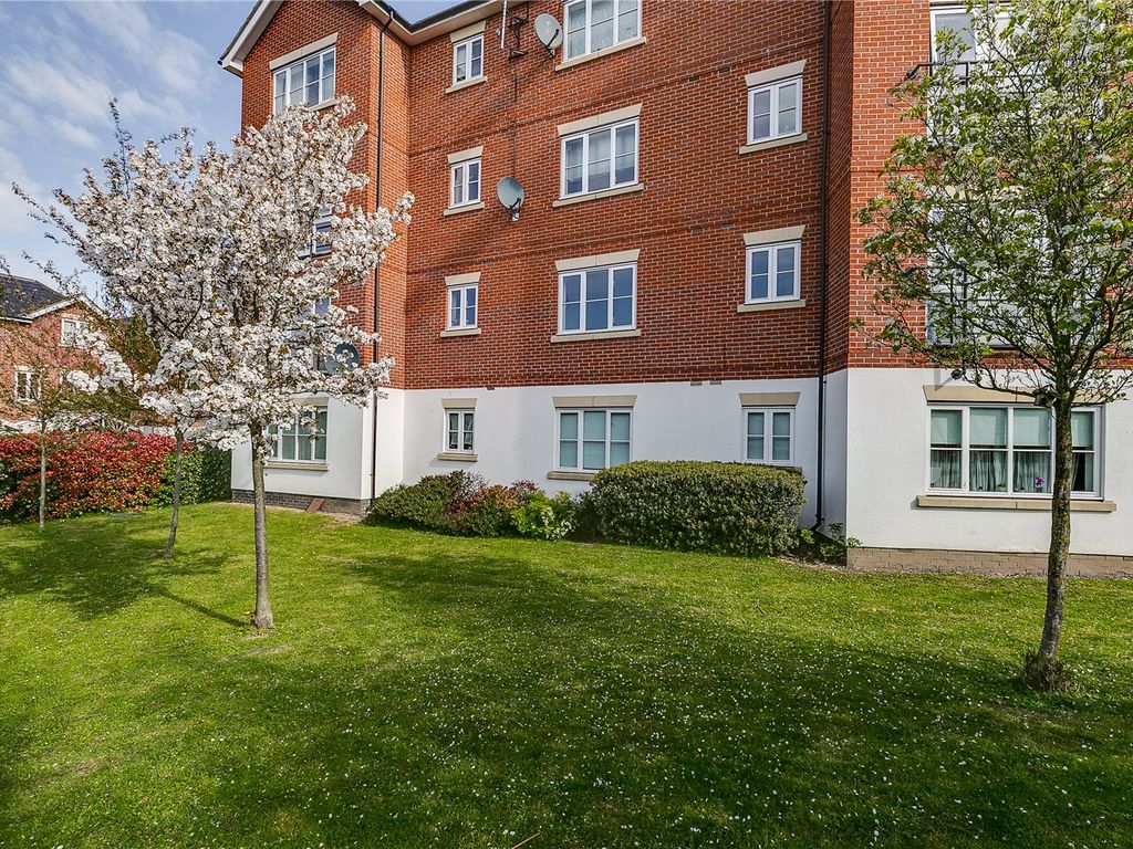 2 bed flat to rent in Blackheath House, 160 Harlesden Road, London NW10