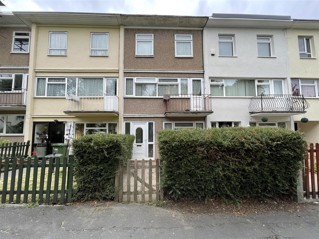 4 bed terraced house for sale in Long Riding, Basildon SS14 Zoopla