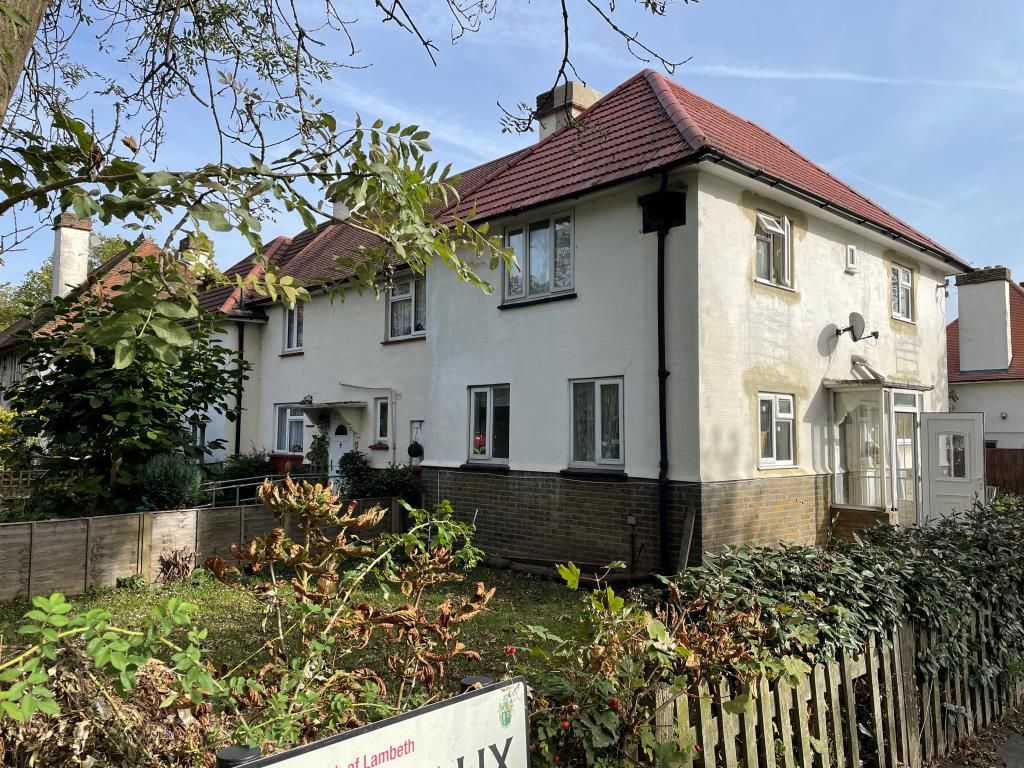 3 bed end terrace house for sale in Knights Hill, London SE27, £350,000