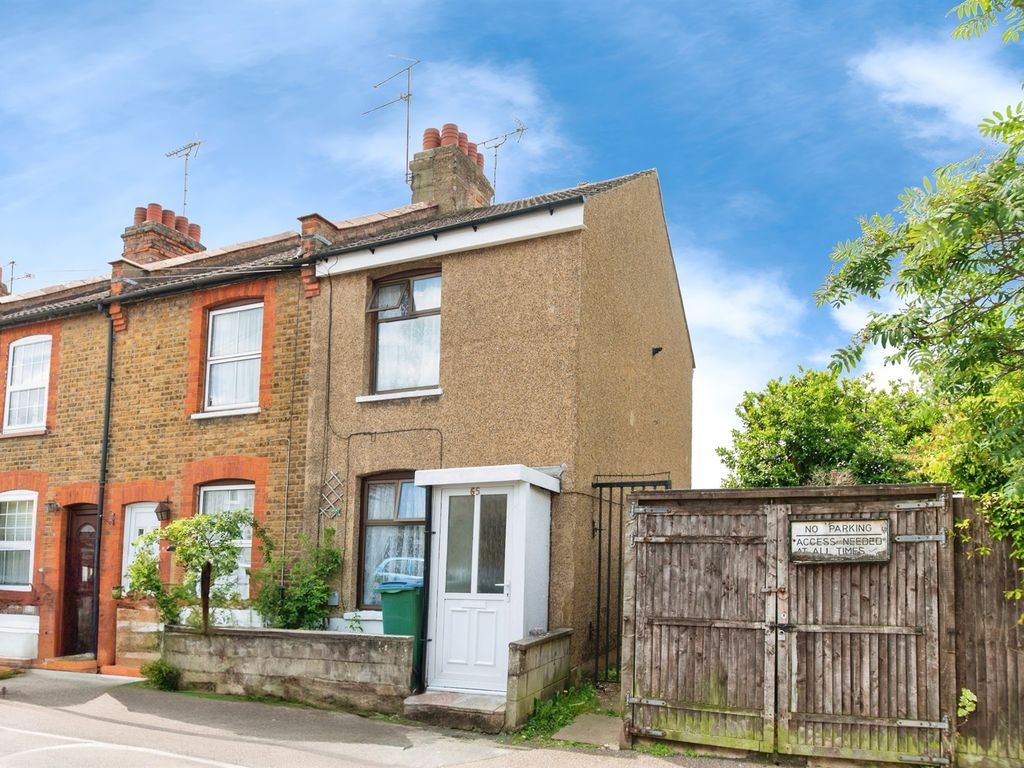 3 bed end terrace house for sale in Pretoria Road, Watford WD18, £