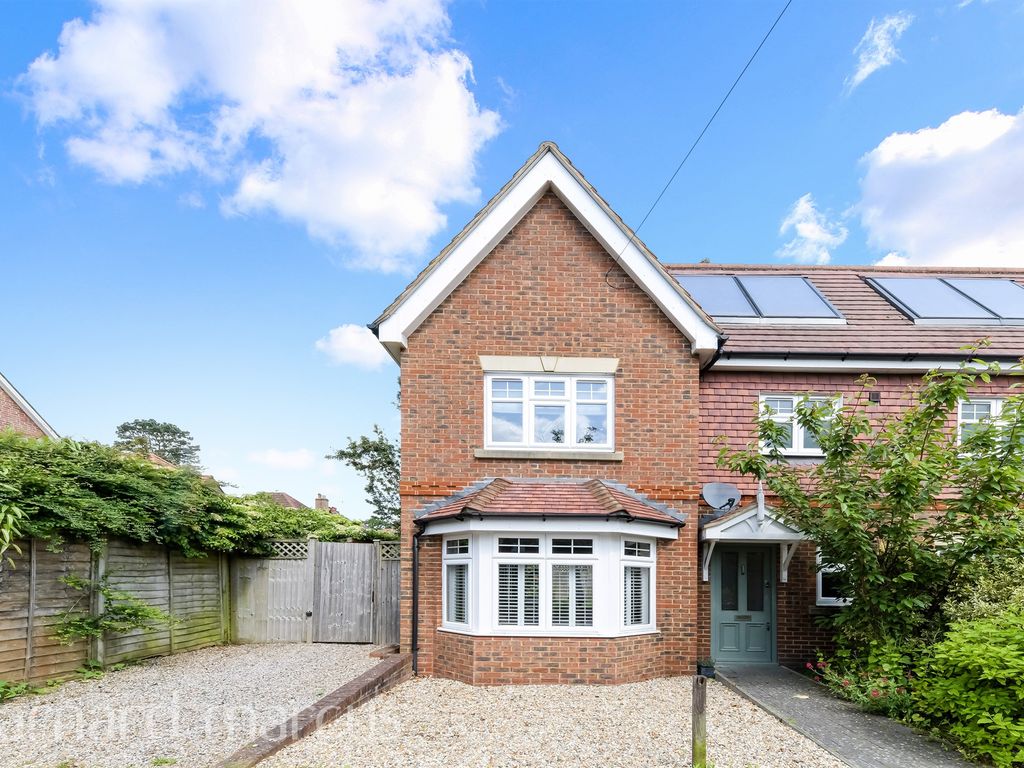 4 bed semidetached house for sale in Deans Road, Merstham, Redhill RH1