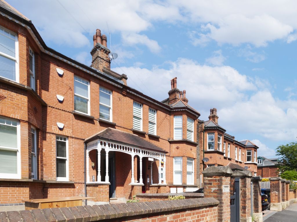 Rosslyn, Hammers Lane, London NW7  