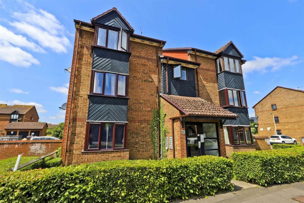 Studio for sale in Hawthorne Crescent, West Drayton UB7, £120,000 Zoopla