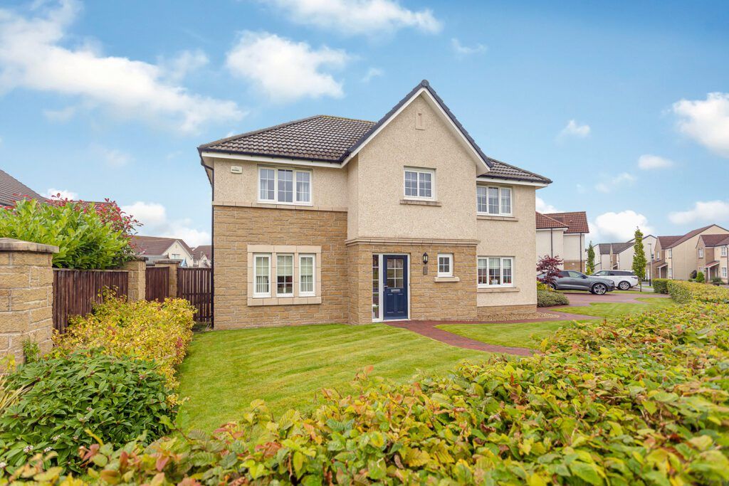 5 bed detached house for sale in Jardine Avenue, Kinnaird Village