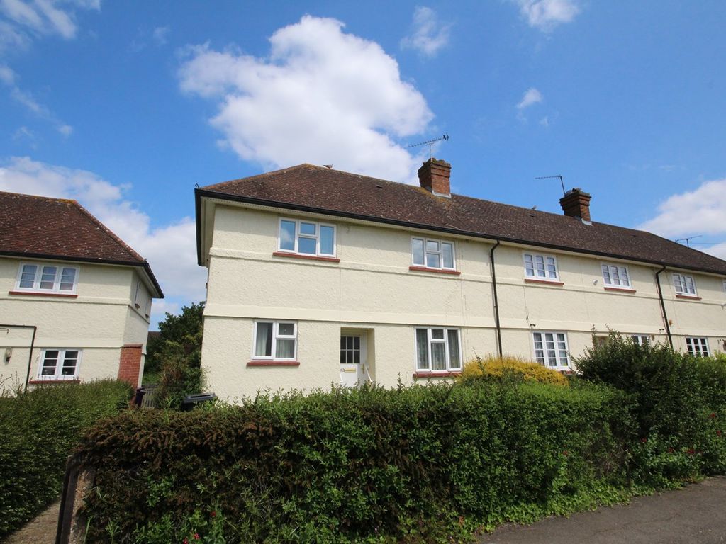 3 bed end terrace house for sale in Hillbrow, Letchworth Garden City