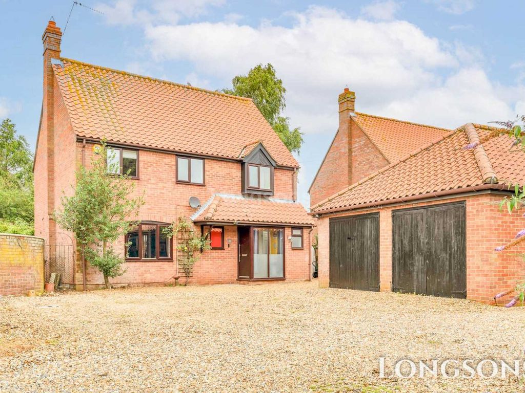 4 bed detached house for sale in Harvey Street, Watton IP25, £340,000