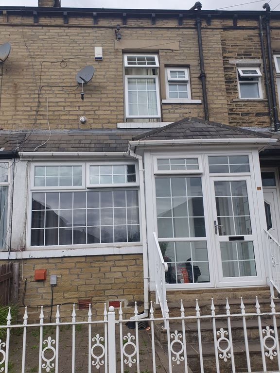4 bed terraced house for sale in Hastings Avenue, Bradford, West