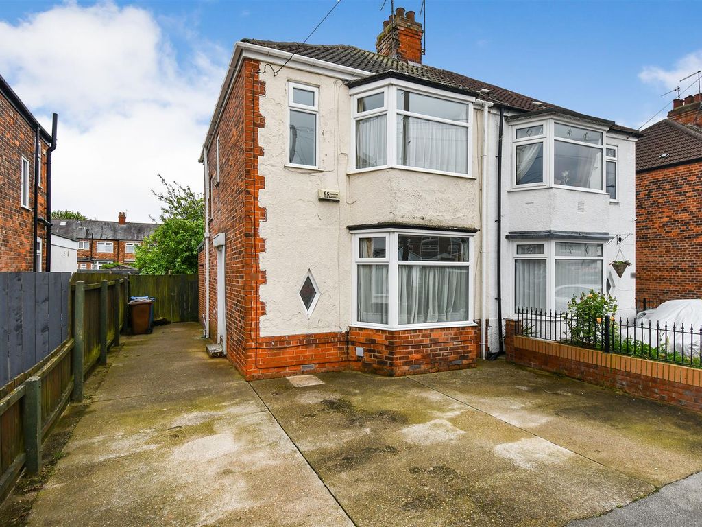 3 bed semidetached house for sale in Eastfield Road, Hull HU4, £