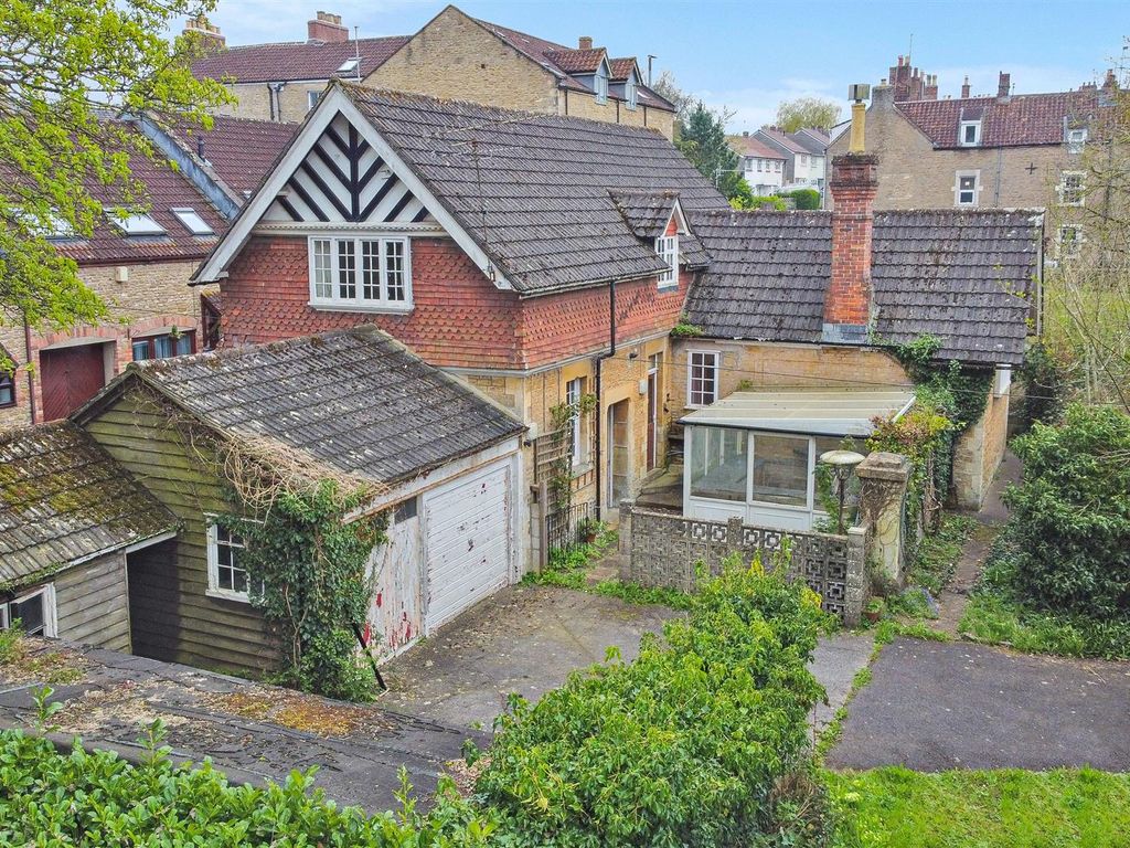 2 bed detached house for sale in Vallis Road, Frome BA11 Zoopla