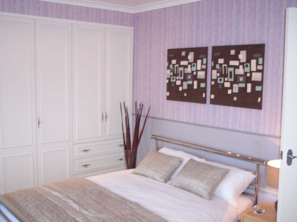 Room to rent in Little Green Lane, Chertsey KT16 Zoopla