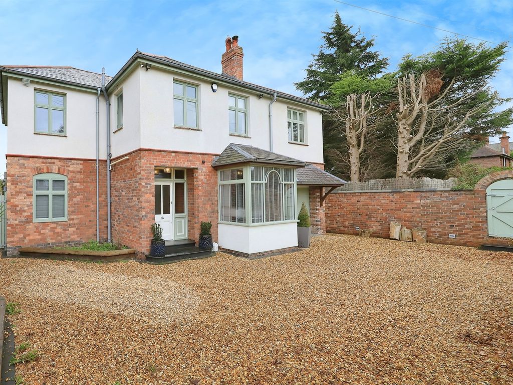 4 bed detached house for sale in Birmingham Road, Hurcott