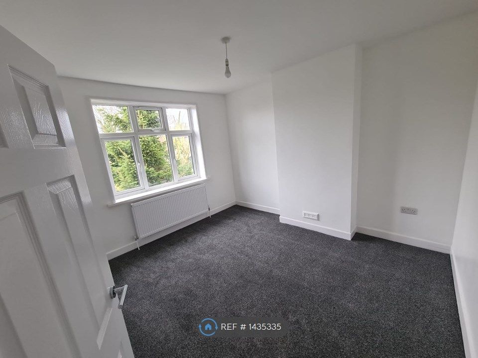 3 bed semidetached house to rent in Harwich Road, Colchester CO4 Zoopla