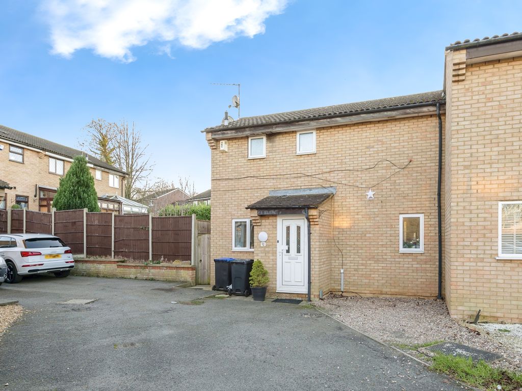 2 bed semidetached house for sale in Hamsterly Park, Northampton, Northamptonshire NN3, £