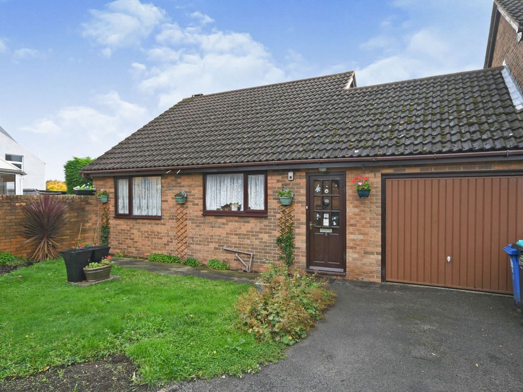 2 bed bungalow for sale in Park Mews, Mansfield Woodhouse, Mansfield