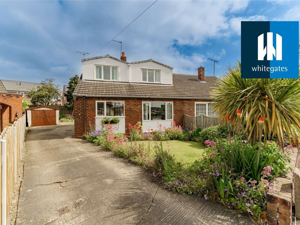 4 bed bungalow for sale in Chapel Field, South Kirkby, Pontefract, West