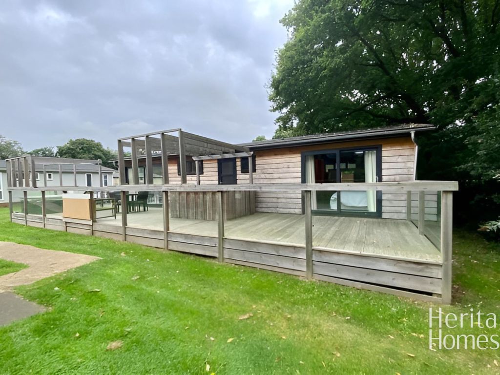 2 bed mobile/park home for sale in Alder Country Park, Bacton Road