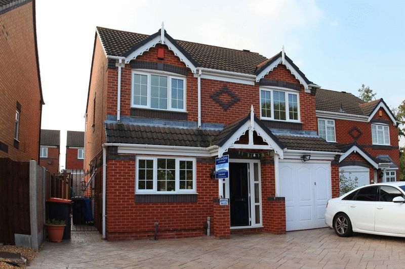4 bed detached house to rent in Andreas Drive, Muxton, Telford TF2, £