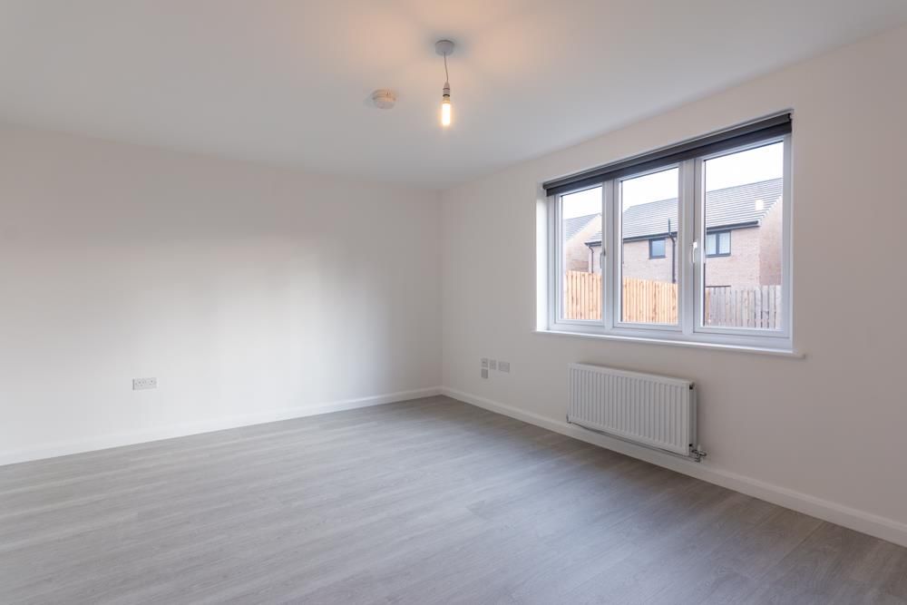 5 bed detached house to rent in Crookston Crescent, Edinburgh EH17, £