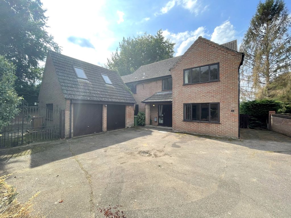 5 bed detached house for sale in Orchard Drive, Low Road, Hellesdon