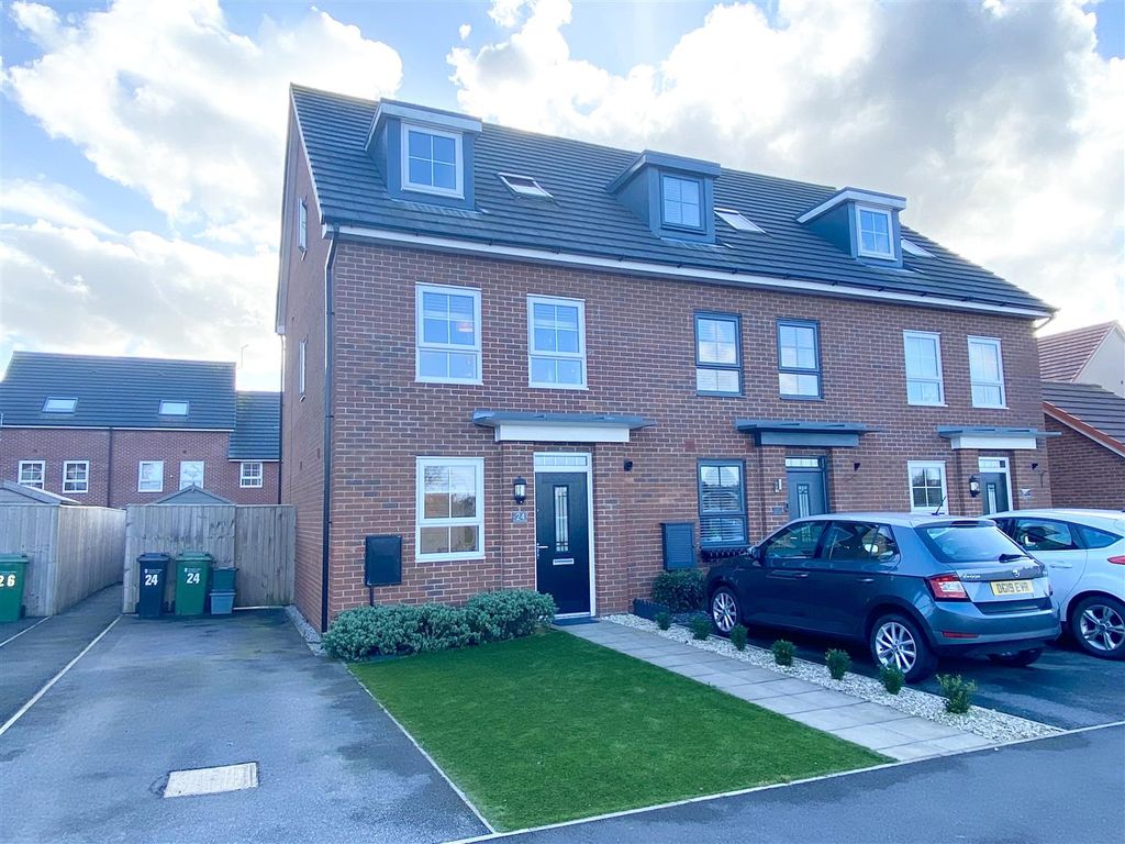 4 bed town house for sale in Buttercup Crescent, Winnington Village