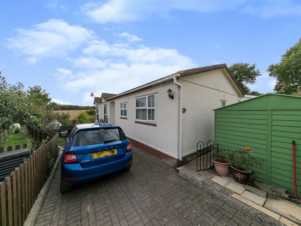2 bed mobile/park home for sale in Chalk Hill Lane, Great Blakenham