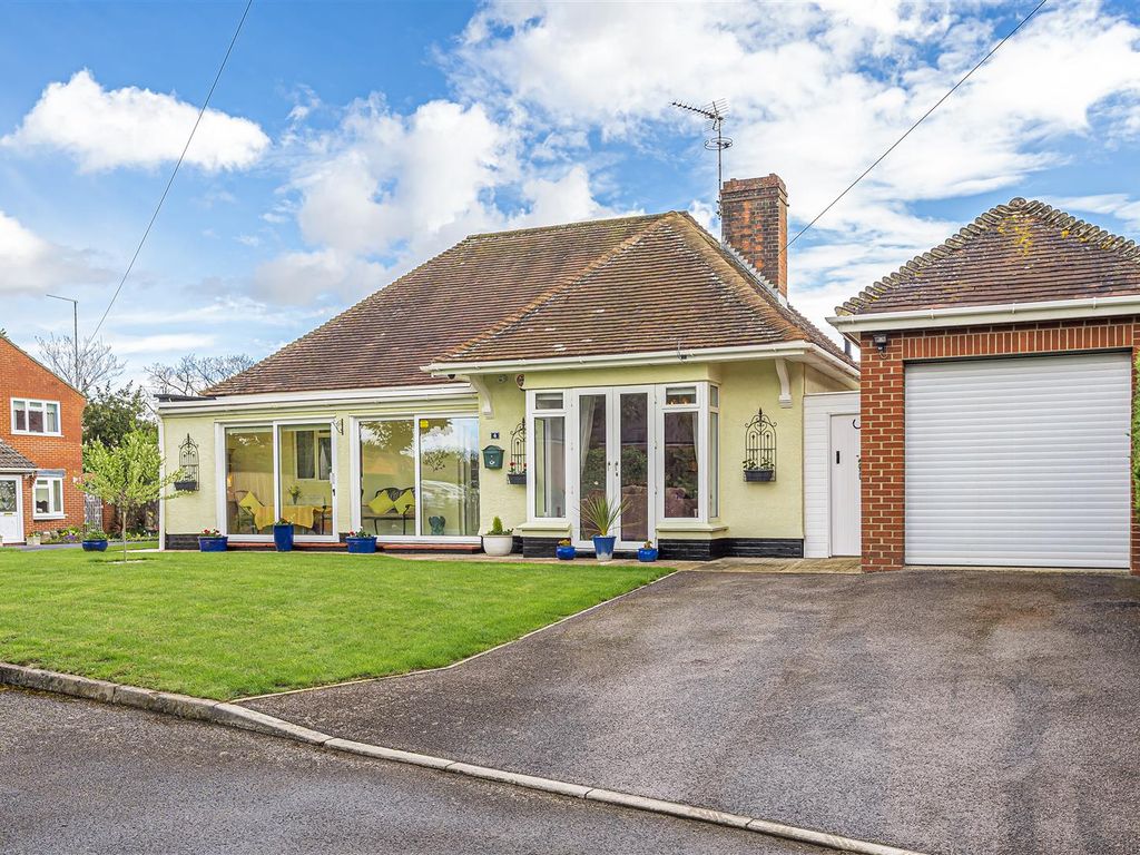 3 bed bungalow for sale in Copings Close, Devizes SN10 Zoopla