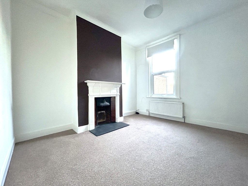 3 bed to rent in Graeme Road, Enfield EN1, £1,750 pcm Zoopla