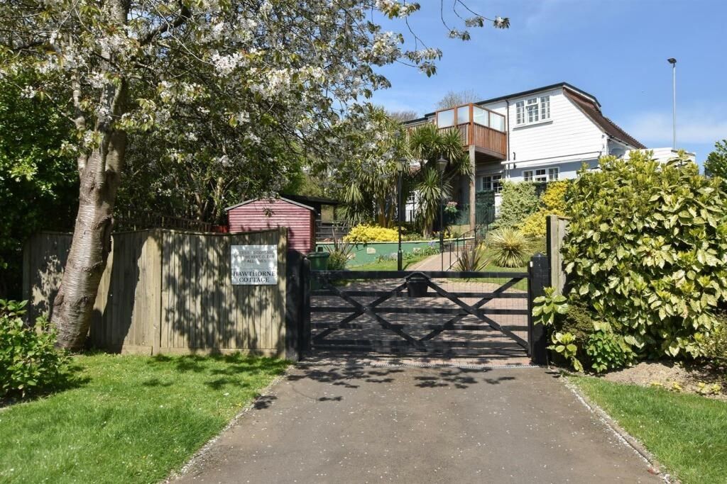 3 bed detached house for sale in Battle Road, St LeonardsOnSea TN37