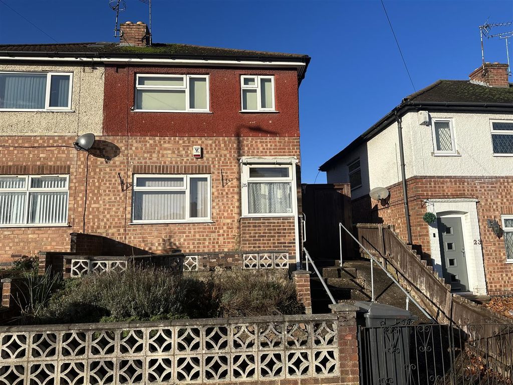 2 bed semidetached house to rent in Halifax Drive, Leicester LE4, £