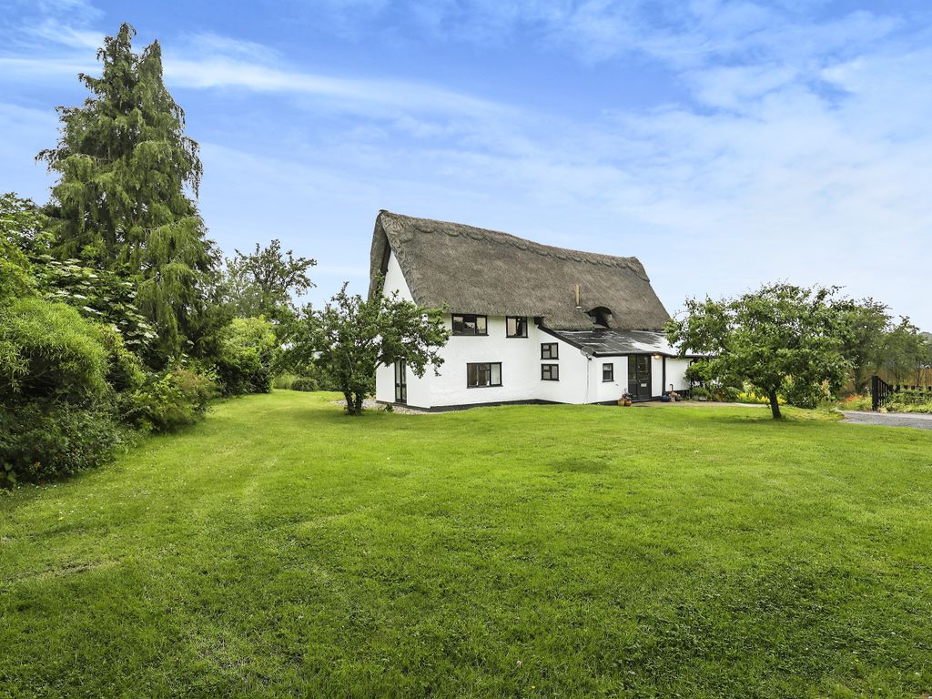 4 bed detached house for sale in Norwich Road, Earl Stonham, Stowmarket