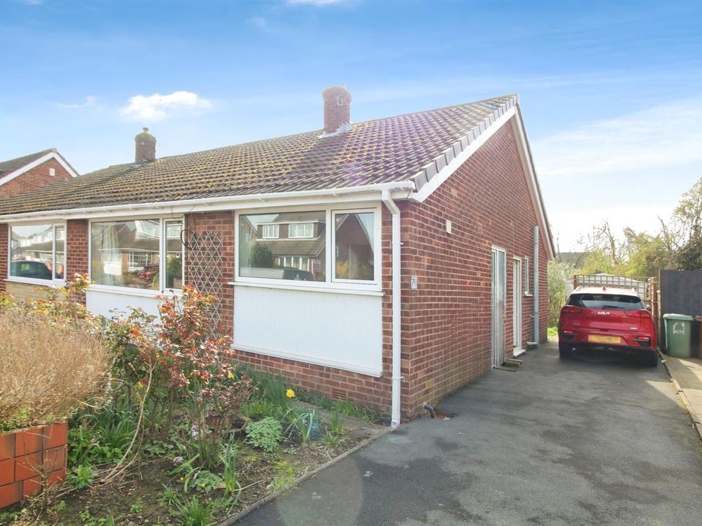 2 bed semidetached bungalow for sale in Montague Crescent, Garforth