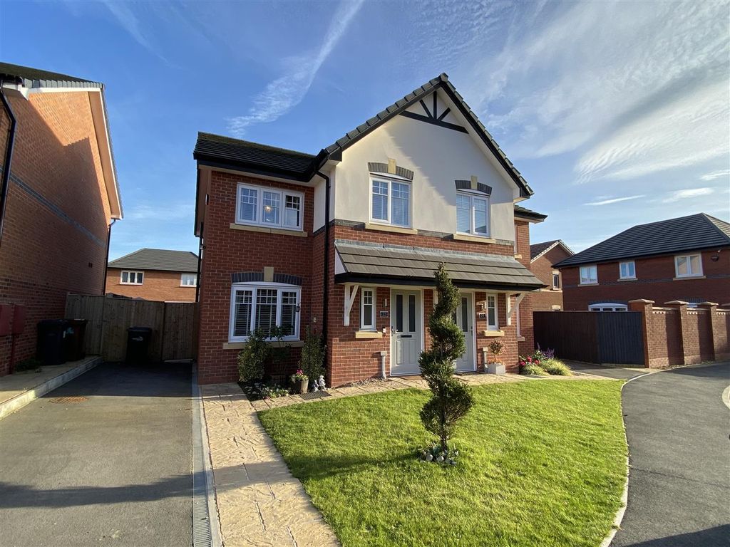 3 bed semidetached house for sale in Cartwright Close, Eaton