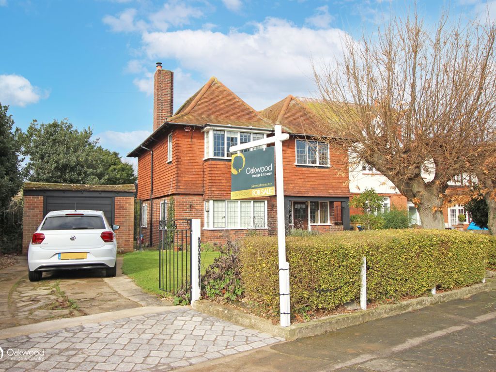 4 bed detached house for sale in Luton Avenue, Broadstairs CT10 Zoopla