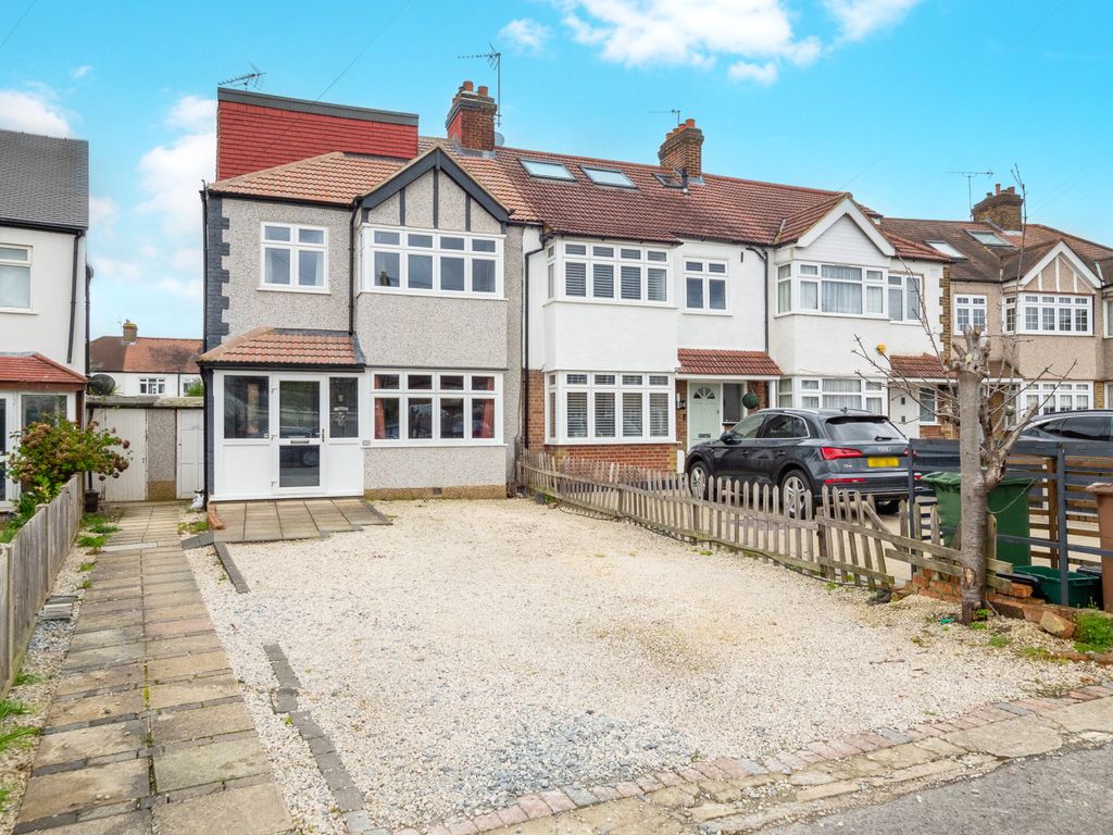 4 bed end terrace house for sale in Northfield Crescent, Cheam, Sutton