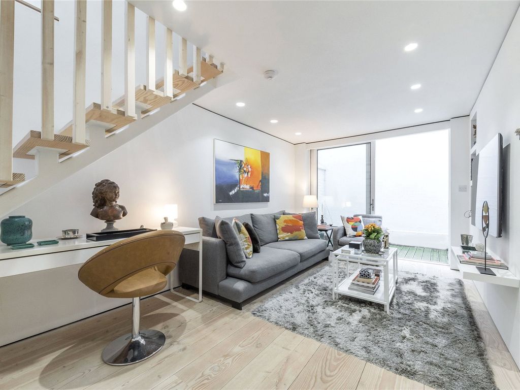 Hanson Street, Fitzrovia, London W1W  