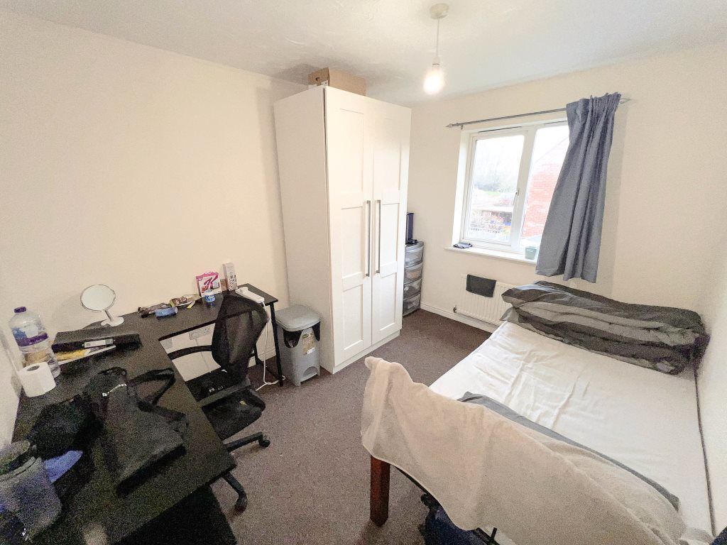 Room to rent in Croyland Road, Elstow, Bedford MK42, £550 pcm Zoopla