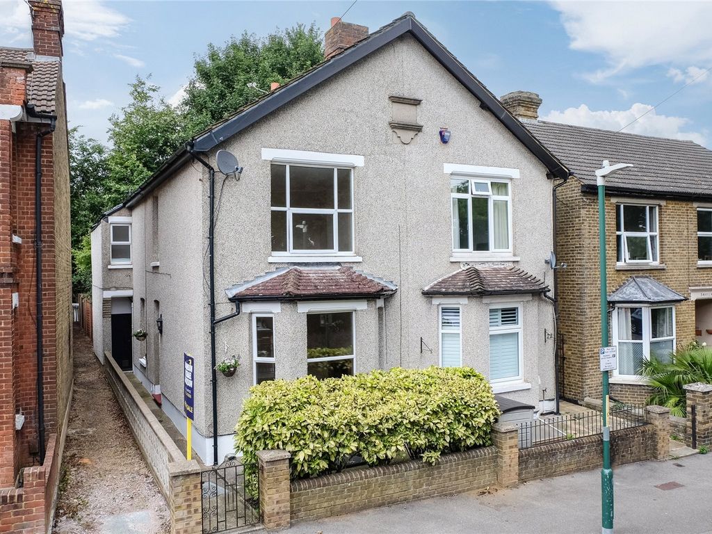 3 bed semidetached house for sale in Cornwallis Road, Maidstone, Kent
