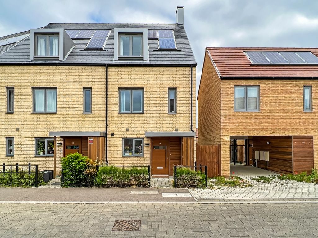 3 bed town house for sale in Charger Road, Trumpington, Cambridge CB2