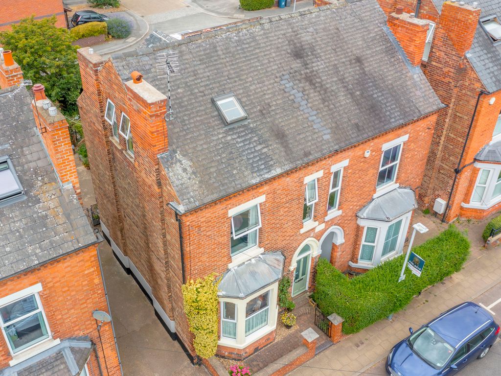 4 bed semidetached house for sale in Stratford Road, West Bridgford