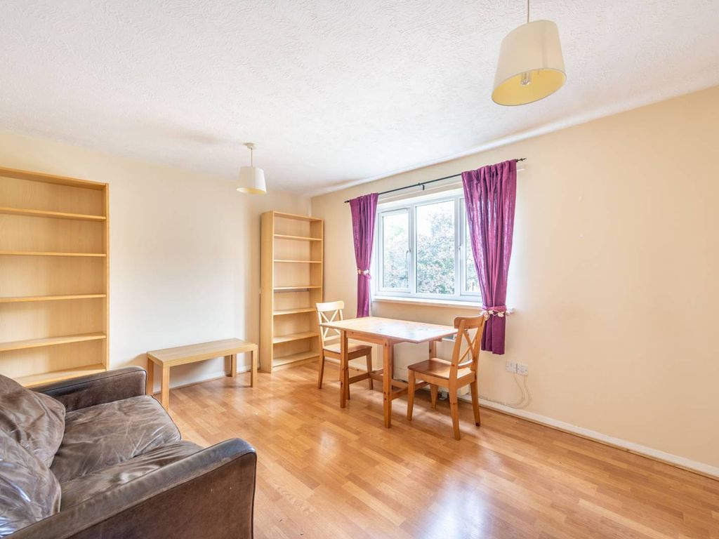 2 bed flat for sale in Bromyard Avenue, Acton, London W3, £425,000 Zoopla