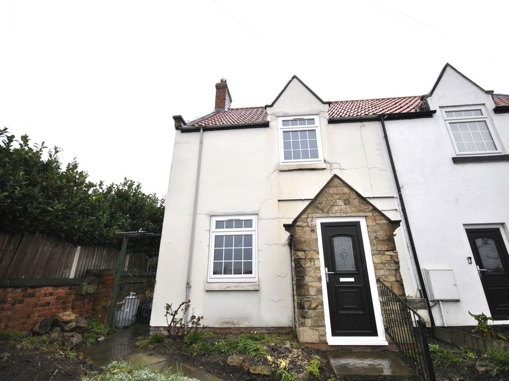 2 bed semidetached house to rent in High Road, Warmsworth, Doncaster