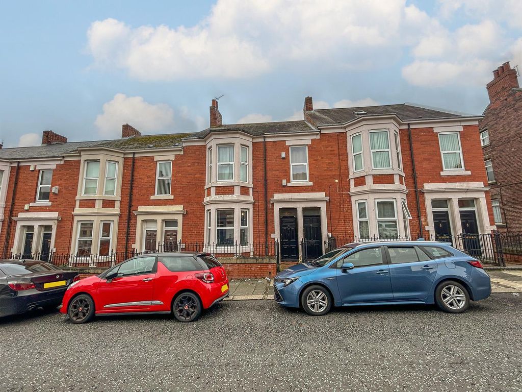 2 bed flat for sale in Wingrove Avenue, Newcastle Upon Tyne NE4, £