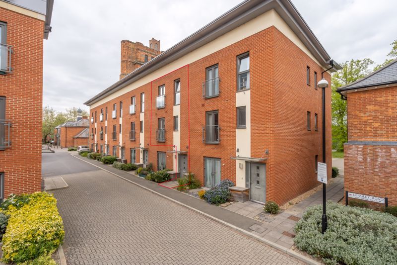 2 bed flat for sale in Longley Road, Chichester PO19 Zoopla